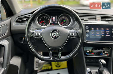 Внедорожник / Кроссовер Volkswagen Tiguan 2017 в 