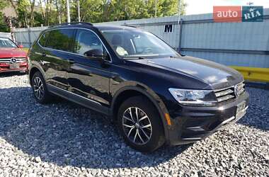 Внедорожник / Кроссовер Volkswagen Tiguan 2020 в 
