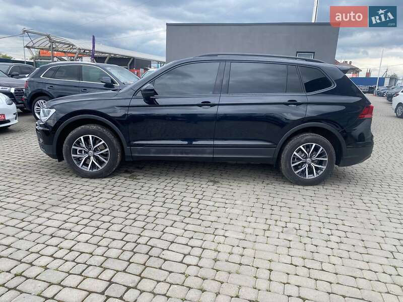 Внедорожник / Кроссовер Volkswagen Tiguan 2017 в Львове