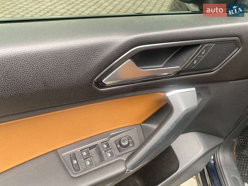 Внедорожник / Кроссовер Volkswagen Tiguan 2017 в Львове