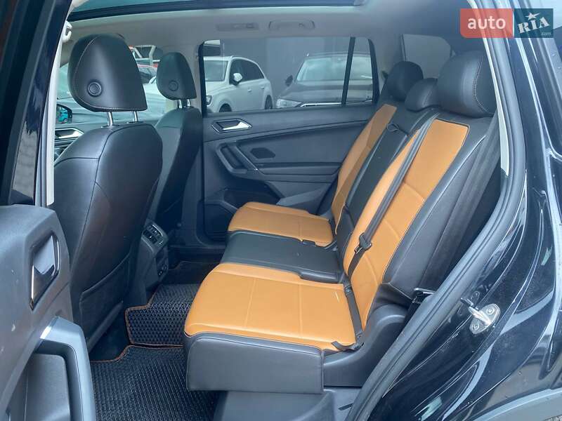 Внедорожник / Кроссовер Volkswagen Tiguan 2017 в Львове