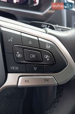 Внедорожник / Кроссовер Volkswagen Tiguan 2021 в 