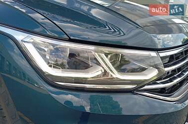 Внедорожник / Кроссовер Volkswagen Tiguan 2021 в 