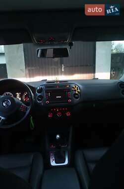 Внедорожник / Кроссовер Volkswagen Tiguan 2013 в 