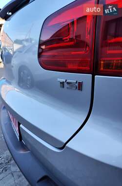 Позашляховик / Кросовер Volkswagen Tiguan 2017 в 