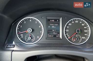 Внедорожник / Кроссовер Volkswagen Tiguan 2012 в 