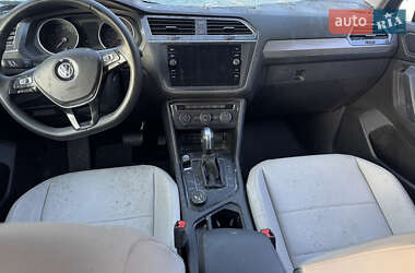 Внедорожник / Кроссовер Volkswagen Tiguan 2019 в 