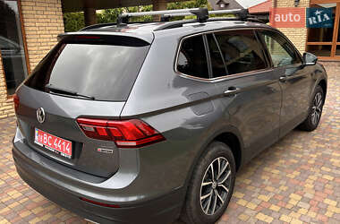 Внедорожник / Кроссовер Volkswagen Tiguan 2019 в 