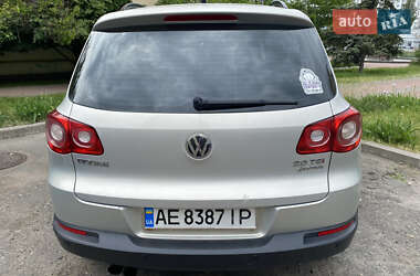 Внедорожник / Кроссовер Volkswagen Tiguan 2011 в 