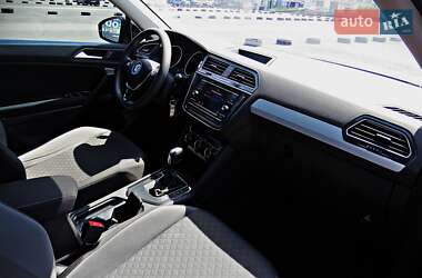 Позашляховик / Кросовер Volkswagen Tiguan 2019 в 