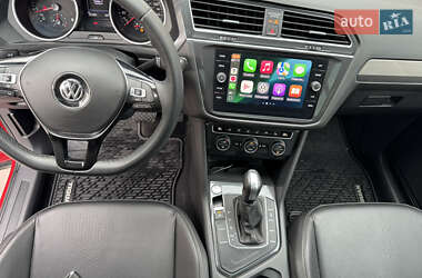 Внедорожник / Кроссовер Volkswagen Tiguan 2019 в 