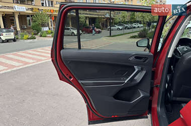 Внедорожник / Кроссовер Volkswagen Tiguan 2019 в 