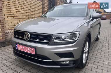 Позашляховик / Кросовер Volkswagen Tiguan 2020 в 