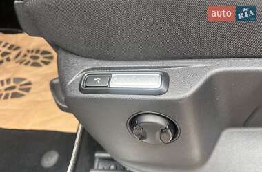 Позашляховик / Кросовер Volkswagen Tiguan 2020 в 
