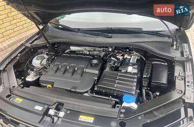 Позашляховик / Кросовер Volkswagen Tiguan 2020 в 