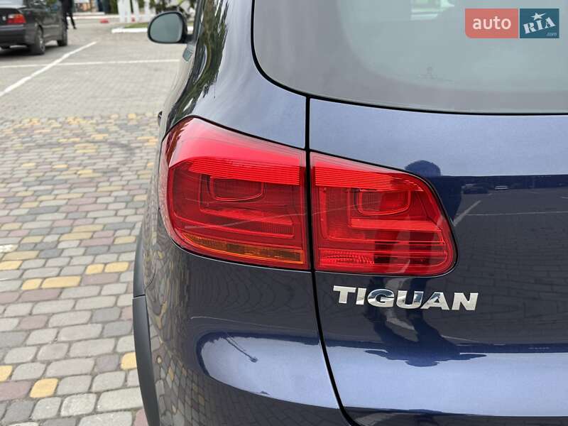Позашляховик / Кросовер Volkswagen Tiguan 2016 в Луцьку