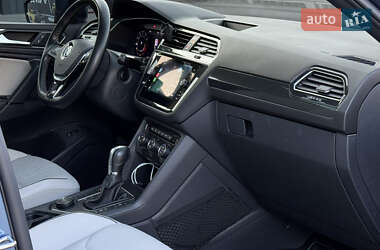 Внедорожник / Кроссовер Volkswagen Tiguan 2018 в 