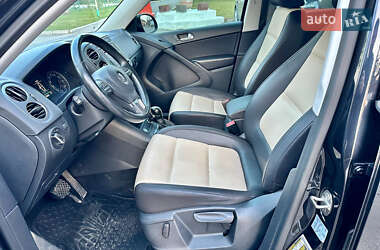 Внедорожник / Кроссовер Volkswagen Tiguan 2017 в 