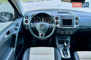 Внедорожник / Кроссовер Volkswagen Tiguan 2017 в 