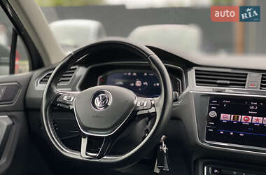 Внедорожник / Кроссовер Volkswagen Tiguan 2020 в 