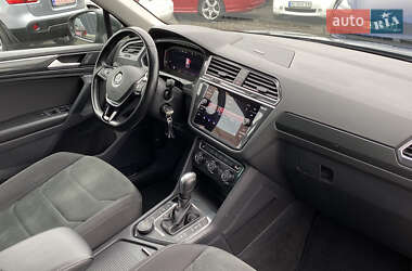 Внедорожник / Кроссовер Volkswagen Tiguan 2020 в 
