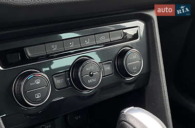 Внедорожник / Кроссовер Volkswagen Tiguan 2020 в 