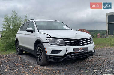 Внедорожник / Кроссовер Volkswagen Tiguan 2021 в Львове