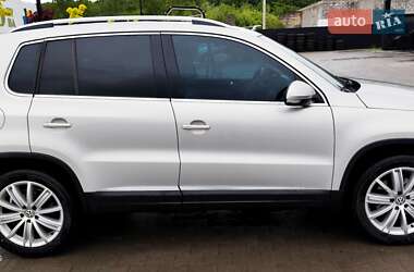 Позашляховик / Кросовер Volkswagen Tiguan 2014 в 