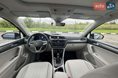 Внедорожник / Кроссовер Volkswagen Tiguan 2022 в 