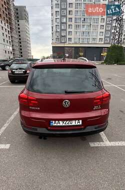 Позашляховик / Кросовер Volkswagen Tiguan 2011 в 