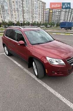 Позашляховик / Кросовер Volkswagen Tiguan 2011 в 