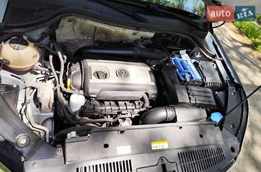Внедорожник / Кроссовер Volkswagen Tiguan 2015 в 