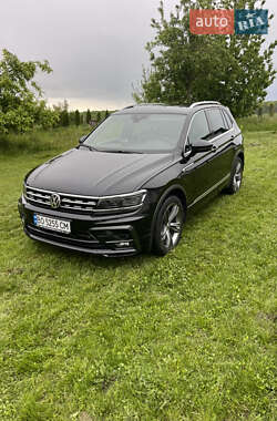 Внедорожник / Кроссовер Volkswagen Tiguan 2017 в Чорткове