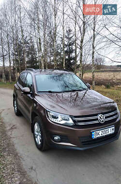 Внедорожник / Кроссовер Volkswagen Tiguan 2012 в Ровно