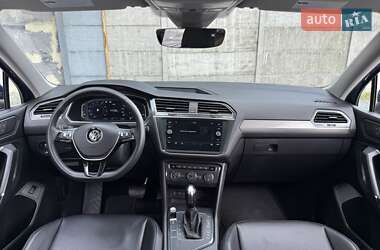 Внедорожник / Кроссовер Volkswagen Tiguan 2019 в 