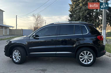 Внедорожник / Кроссовер Volkswagen Tiguan 2013 в 
