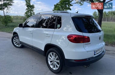 Внедорожник / Кроссовер Volkswagen Tiguan 2014 в 