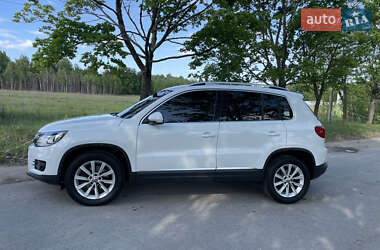 Внедорожник / Кроссовер Volkswagen Tiguan 2014 в 