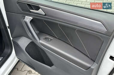Внедорожник / Кроссовер Volkswagen Tiguan 2020 в 