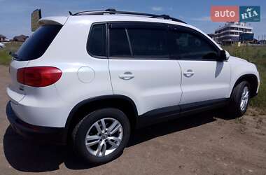 Внедорожник / Кроссовер Volkswagen Tiguan 2016 в 