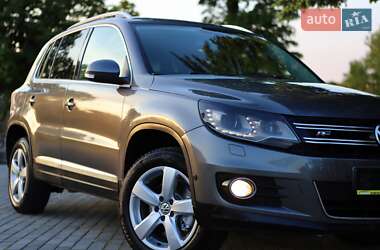 Позашляховик / Кросовер Volkswagen Tiguan 2014 в 