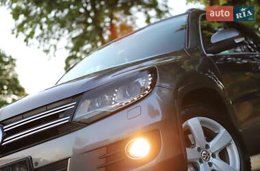 Позашляховик / Кросовер Volkswagen Tiguan 2014 в 