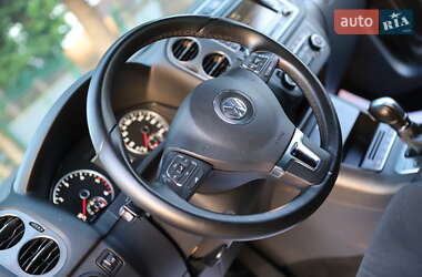 Позашляховик / Кросовер Volkswagen Tiguan 2014 в 
