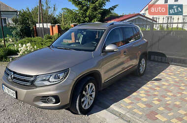 Внедорожник / Кроссовер Volkswagen Tiguan 2015 в 