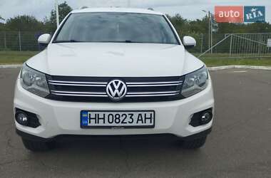 Внедорожник / Кроссовер Volkswagen Tiguan 2013 в 