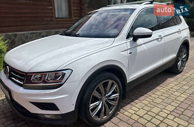 Внедорожник / Кроссовер Volkswagen Tiguan 2018 в Сваляве