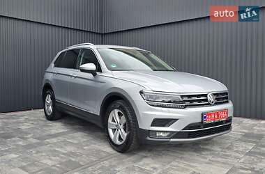 Внедорожник / Кроссовер Volkswagen Tiguan 2020 в 