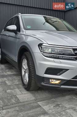 Внедорожник / Кроссовер Volkswagen Tiguan 2020 в 