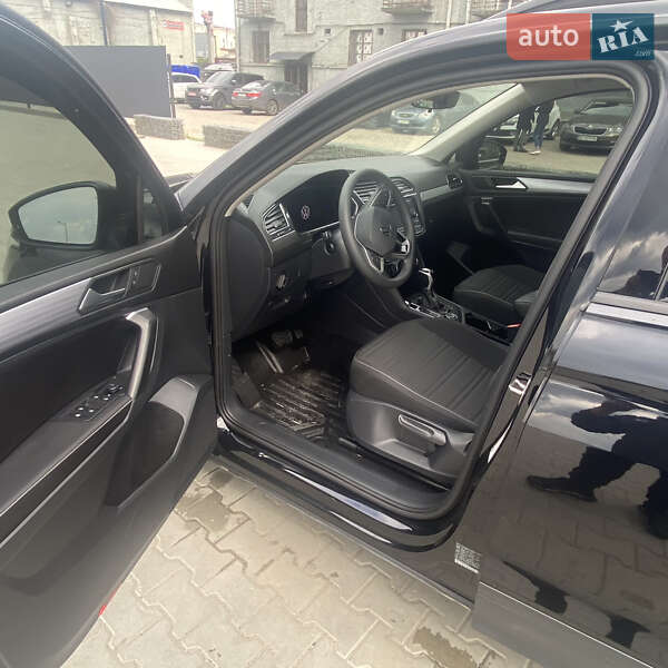 Внедорожник / Кроссовер Volkswagen Tiguan 2023 в Львове