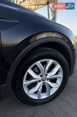 Внедорожник / Кроссовер Volkswagen Tiguan 2019 в 